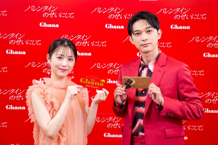 浜辺美波、吉沢亮/メイキング(提供写真)