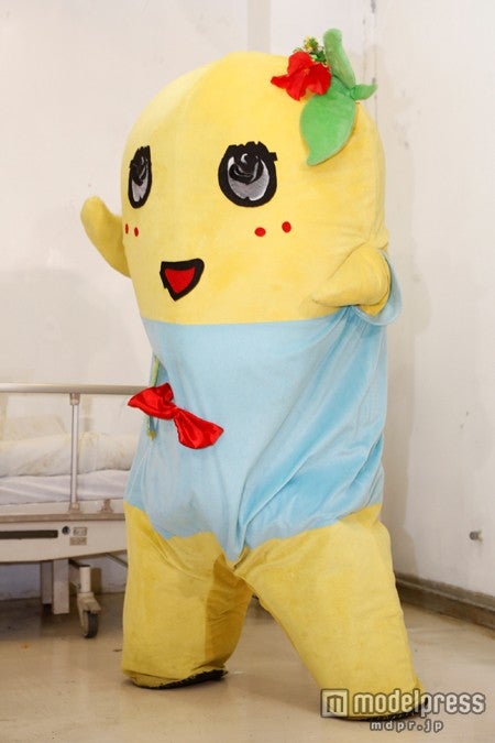 小嶋陽菜とともに登場したふなっしー