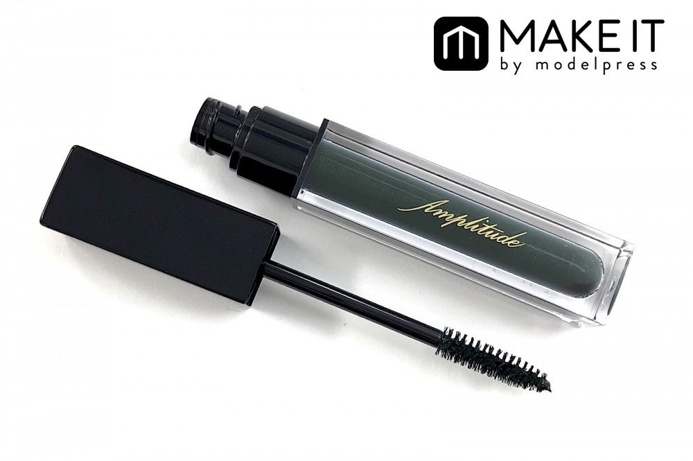 Amplitude／エクストラボリューム カラーマスカラ／01 モスグリーン／4,400円（税抜） (C)メイクイット