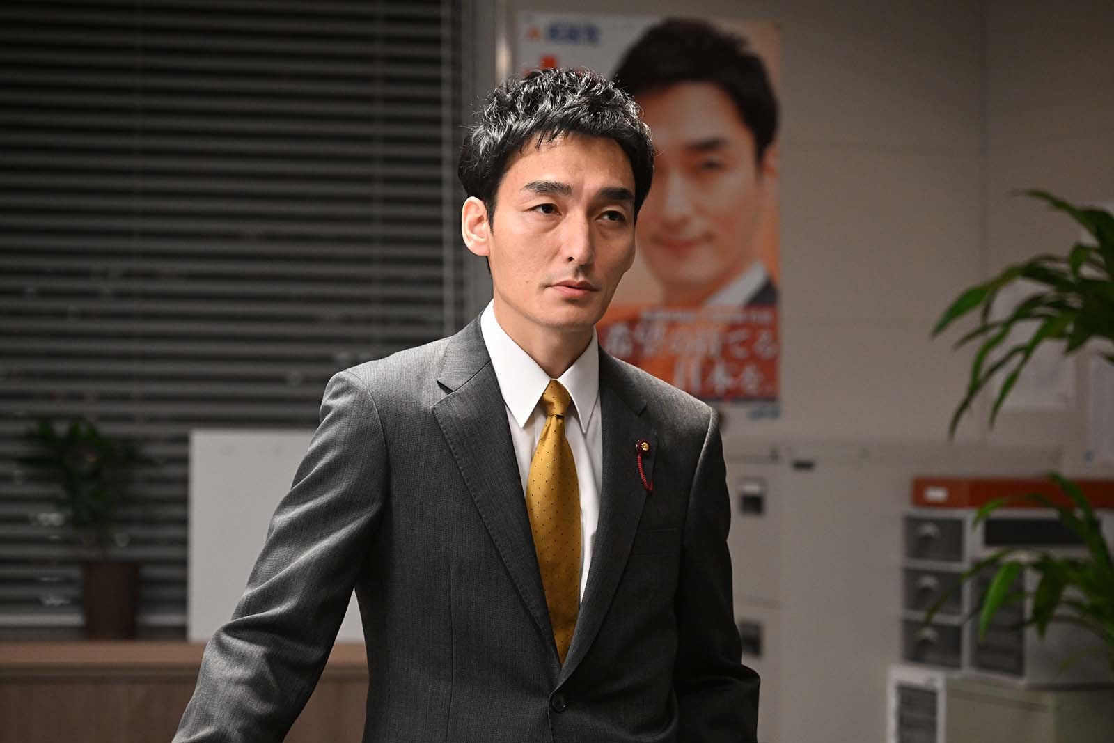 草なぎ剛 「罠の戦争」第7話より（C）カンテレ