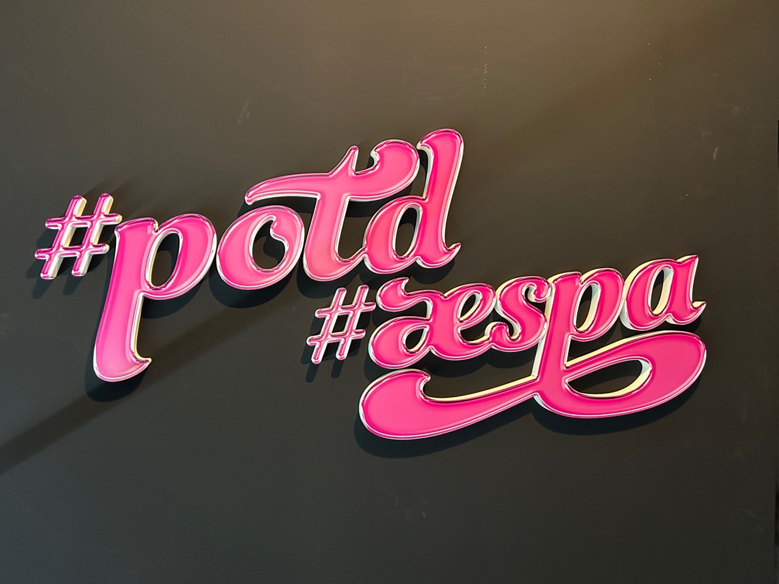 韓国で開催した「＃potd ＃aespa」のイメージ（提供写真）