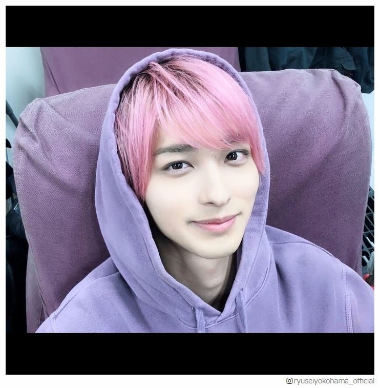 横浜流星“無敵ピンク”の「はじこい」オフショットにファン歓喜「待ってました」「目の保養」