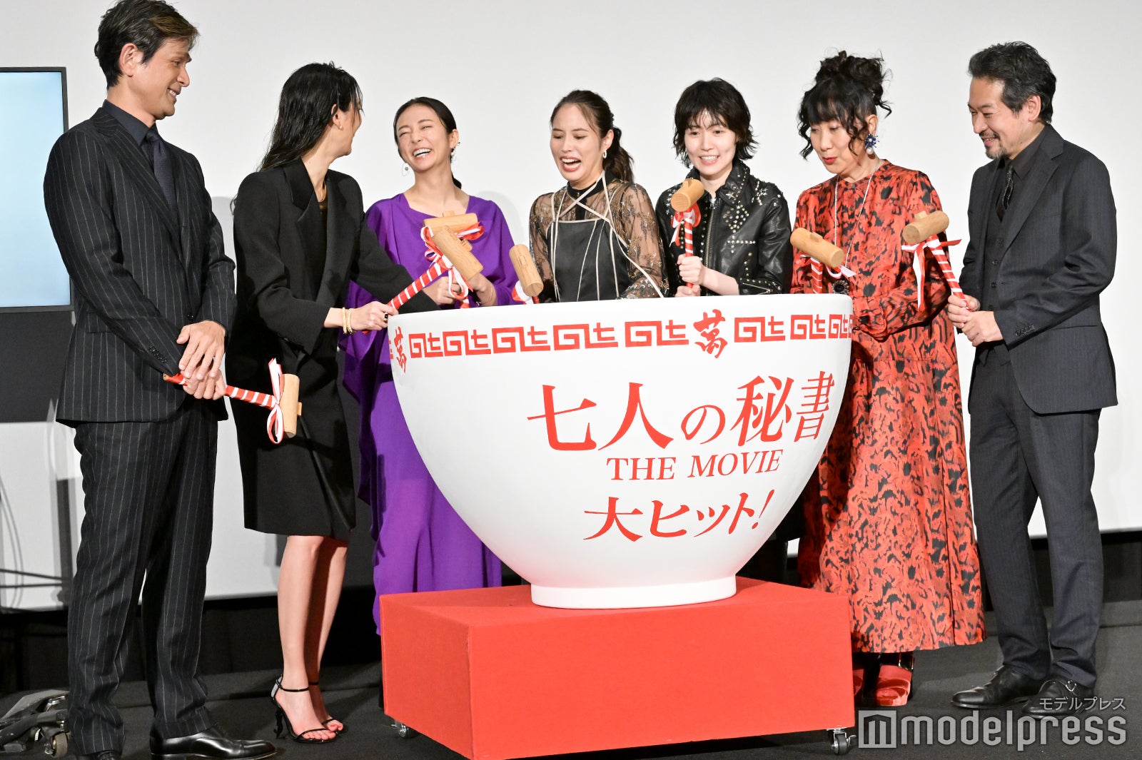 （左から）江口洋介、菜々緒、木村文乃、広瀬アリス、シム・ウンギョン、室井滋、田村直己監督 （C）モデルプレス