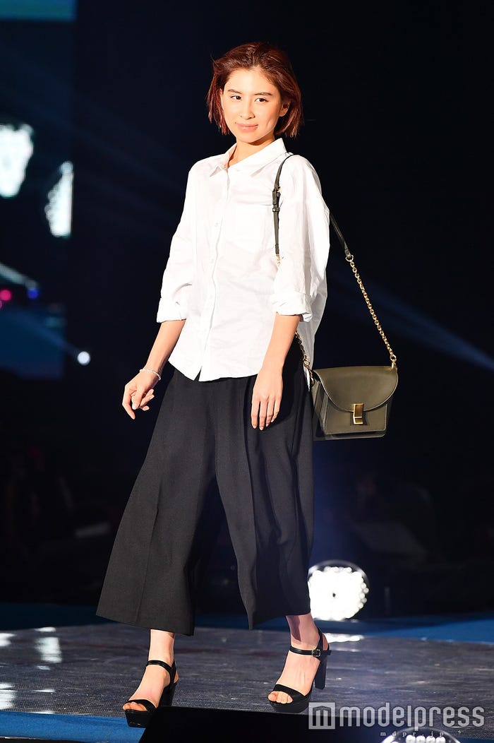 マギー ラブリ 中村アンらが16年春夏トレンド ファッションで魅せる おしゃれ上手になる着こなし法 モデルプレス マギー ラブリ 中村アンらが16年春夏トレンド ファッションで魅せる おしゃれ上手になる着こなし法 モデルプレス