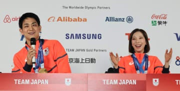 快挙のりくりゅう 中国記者の質問に三浦璃来が満面笑顔に 「心温まるシーン」「めちゃくちゃ丁寧な中国記者やな」「リスペクトが伝わる」