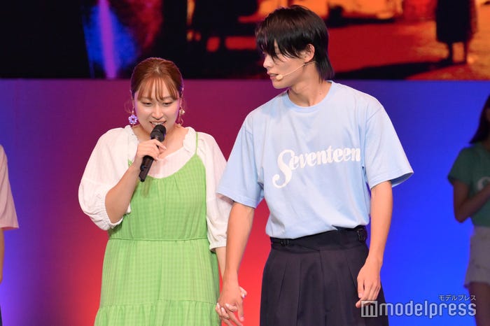 丸山礼、日向亘「Seventeen 夏の学園祭2023」イケメンステージの様子(C)モデルプレス