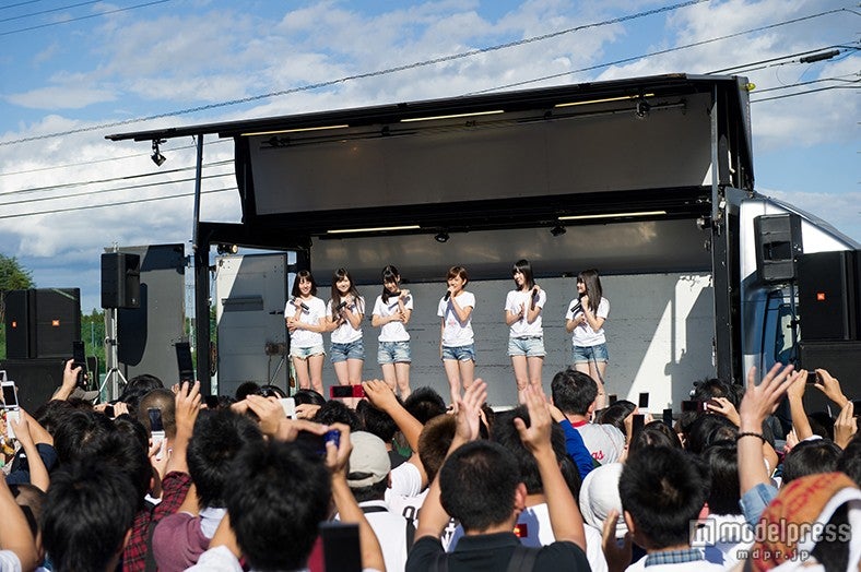 「『誰かのために』プロジェクト」／2011年（C）AKS