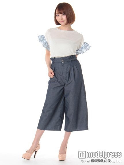 ストライプフリル半袖ドルマンプルオーバー「E hyphen world gallery」4,309円(税込)