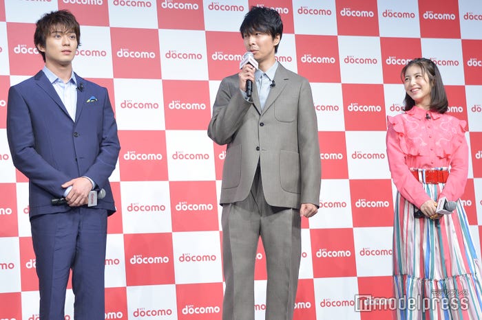 新田真剣佑、長谷川博己、浜辺美波 (C)モデルプレス