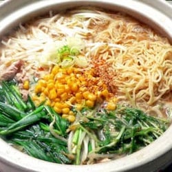 簡単で安上がり!熱々の「味噌ラーメン鍋」の作り方