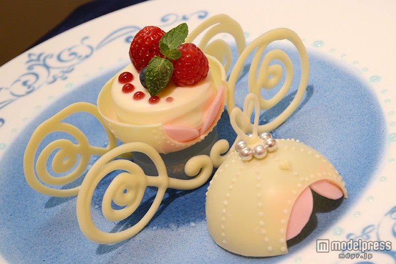 「シンデレラ」のカボチャの馬車をイメージしたデザート