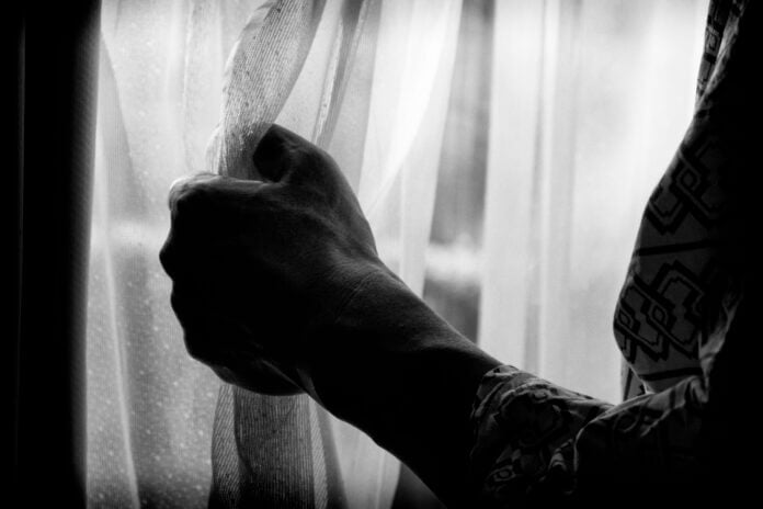 1人になる不安が恋愛を苦しくする理由。寂しさに振り回される女性へ