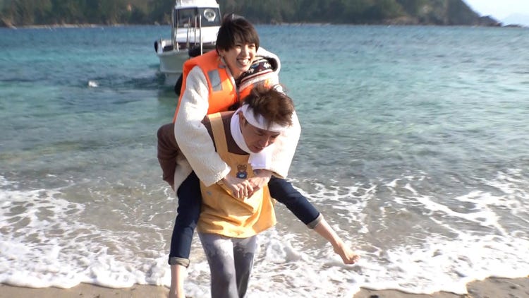 濱口優 南明奈 結婚後テレビ初共演 無人島でサプライズ結婚式 モデルプレス 濱口優 南明奈 結婚後テレビ初共演 無人島でサプライズ結婚式 モデルプレス