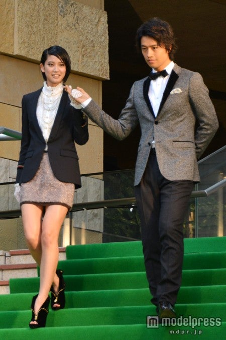 山崎紘菜、斎藤工