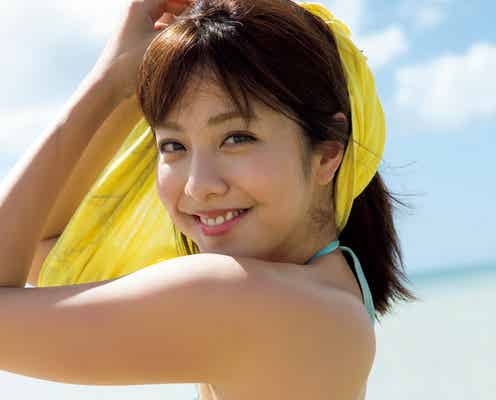 “日本一の恥ずかしがりやアイドル”本郷杏奈、照れた表情で魅せるSEXYビキニ姿に釘付け