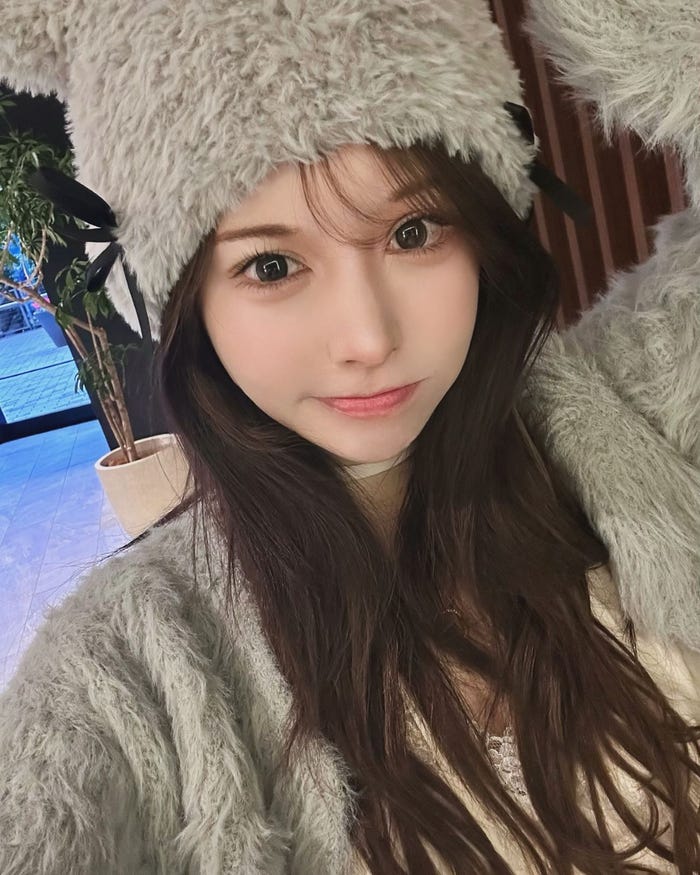 藤咲めいInstagramより