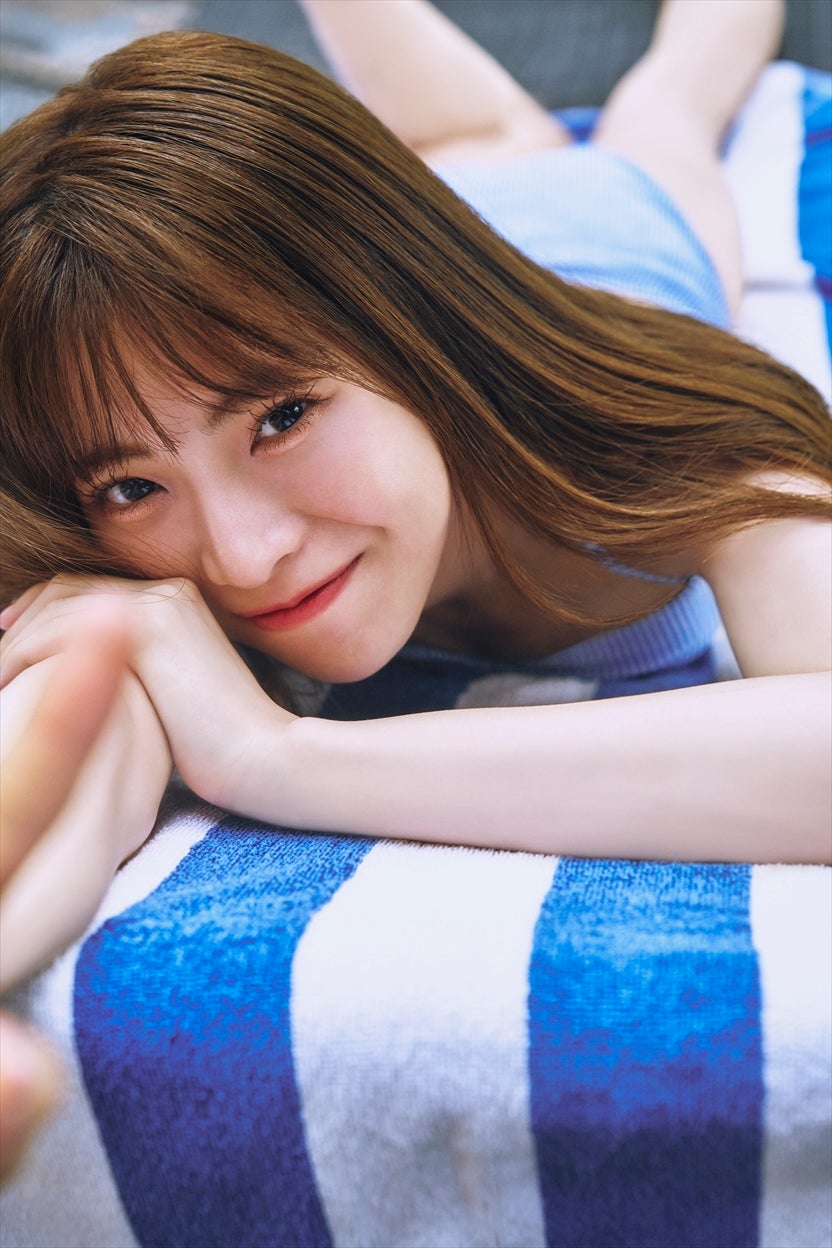 真楪伶1st写真集「奇跡と出会った瞬間」より（C）KADOKAWA（C）ILLUMINUS／CANVAS／PHOTO：You Ishii