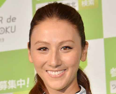 道端カレンのスラッと美脚に共演者釘付け