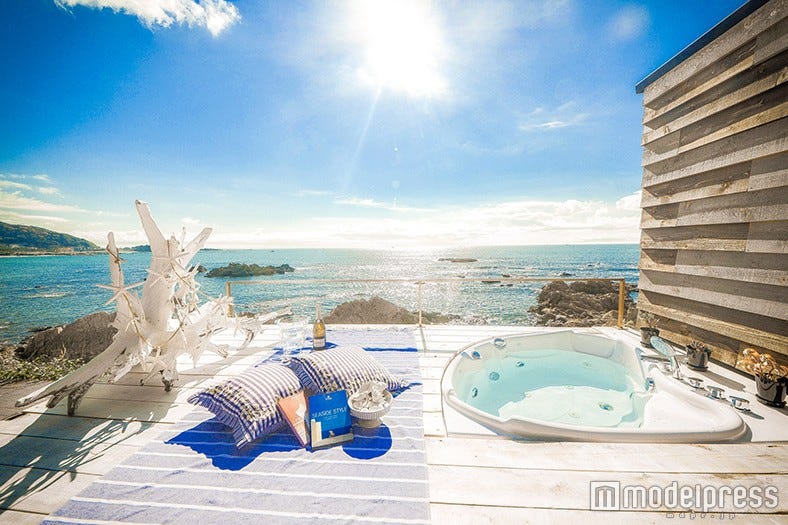 180度の海を独占!葉山の絶景レンタル邸宅でラグジュアリーな宿泊体験