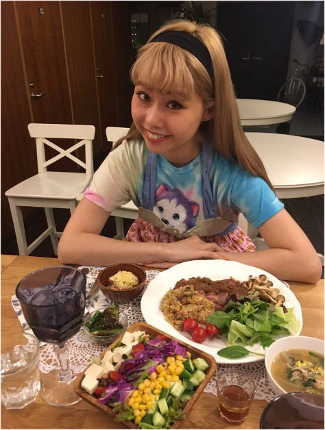 初めて料理教室に行った時のぺこ/ぺこTwitterより