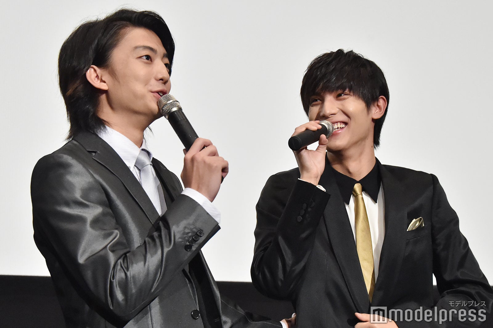 （左から）伊藤健太郎、中川大志 （C）モデルプレス