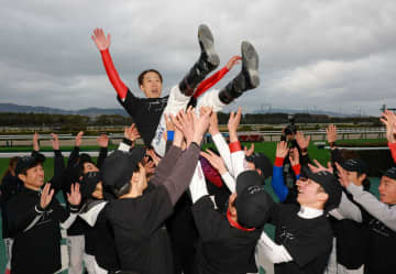 藤岡佑介 父の管理馬でラストV 弟・康太さんの思いも背負って駆け抜けた22年間 「生まれ変わっても“一緒に”ジョッキーになりたい」