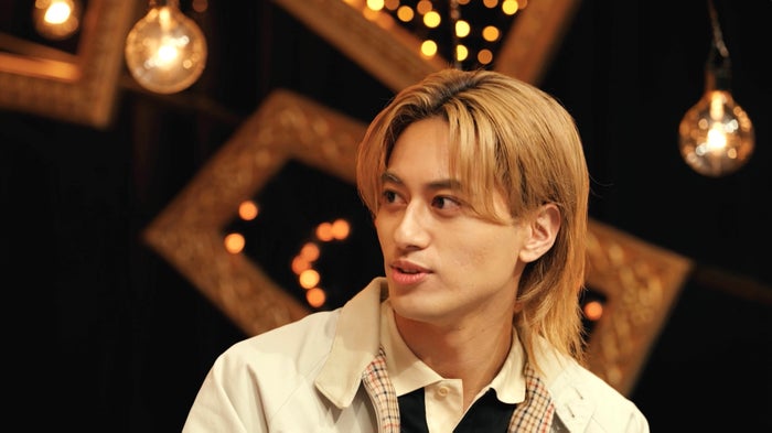 Aぇ! group小島健、洗顔は「月2回とか」驚きのスキンケア事情明かす【エイジレスボーイズ】