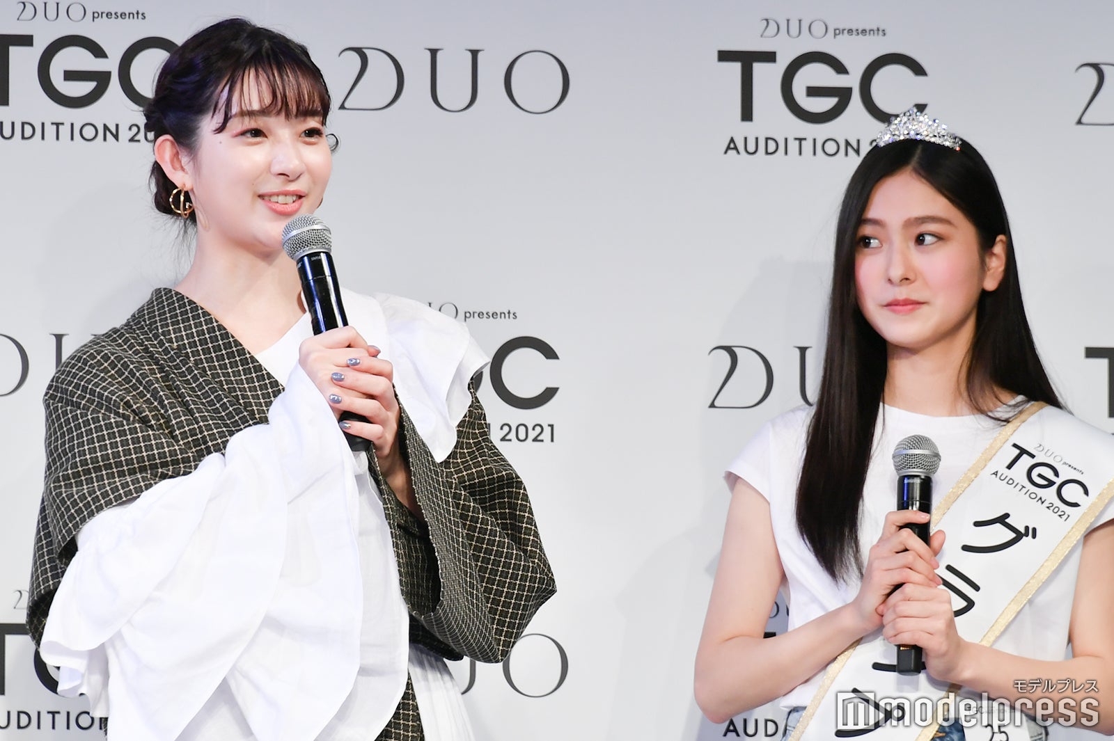 足立梨花、寺島季咲さん（C）モデルプレス