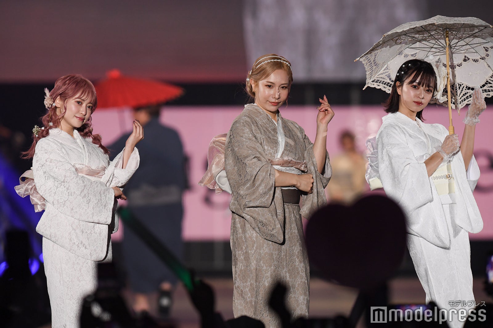 ヘラヘラ三銃士／まりな、ありしゃん、さおりん （C）モデルプレス