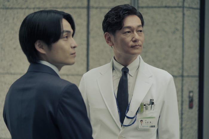 岡山天音、井浦新「アンメット ある脳外科医の日記」第9話より(C)カンテレ