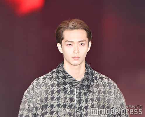 野村康太、オールバックで大人の色気 笑顔封印で雰囲気ガラリ【ガルアワ2025AW】