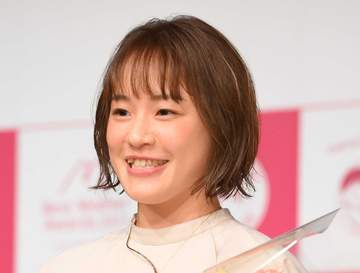 えっ！美女金メダリストが衝撃のまわし姿に！人生初の相撲稽古シーン公開に騒然「可愛さとのギャップがw様になってますね」四股で苦悶の表情も