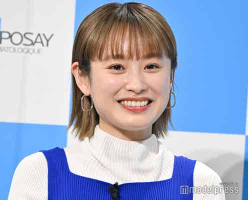 高橋愛、絶景プールで美スタイル披露「透明感すごい」「水着可愛い」と反響