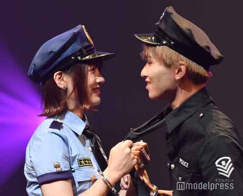 「今日好き」ゆあまやカップル、警官コスプレでノリノリ ネクタイ引っ張り“至近距離”に<FASHION LEADERS 2022>