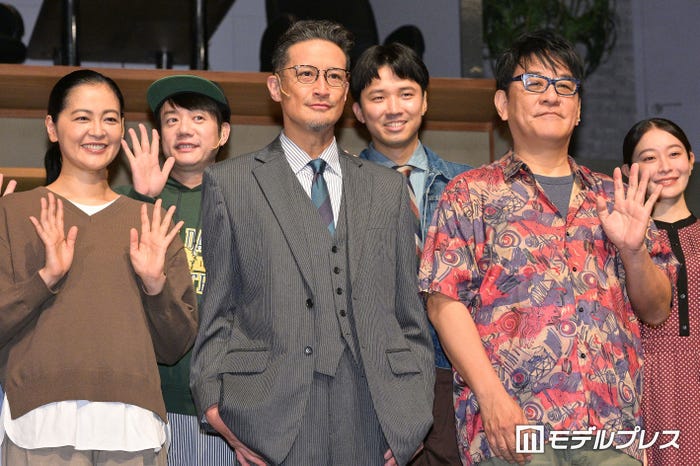 (左から)黒谷友香、槙尾ユウスケ、松岡昌宏、ピエール瀧(C)モデルプレス