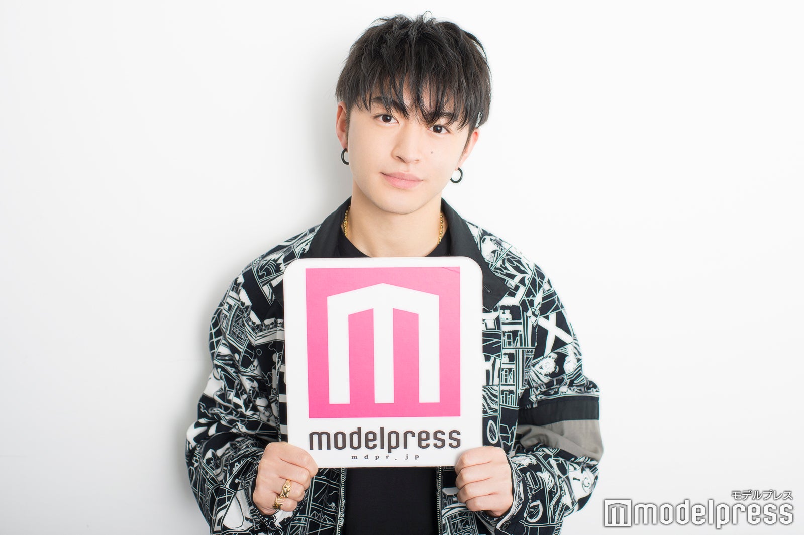 佐野玲於（C）モデルプレス
