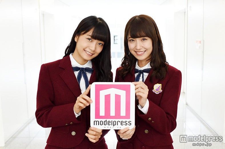 衛藤美彩（右）、深川麻衣（左）