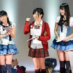 抽選で見事、東京都在住の高校2年生・須藤凜々花さんを当てたNMB48のチームNの山本彩