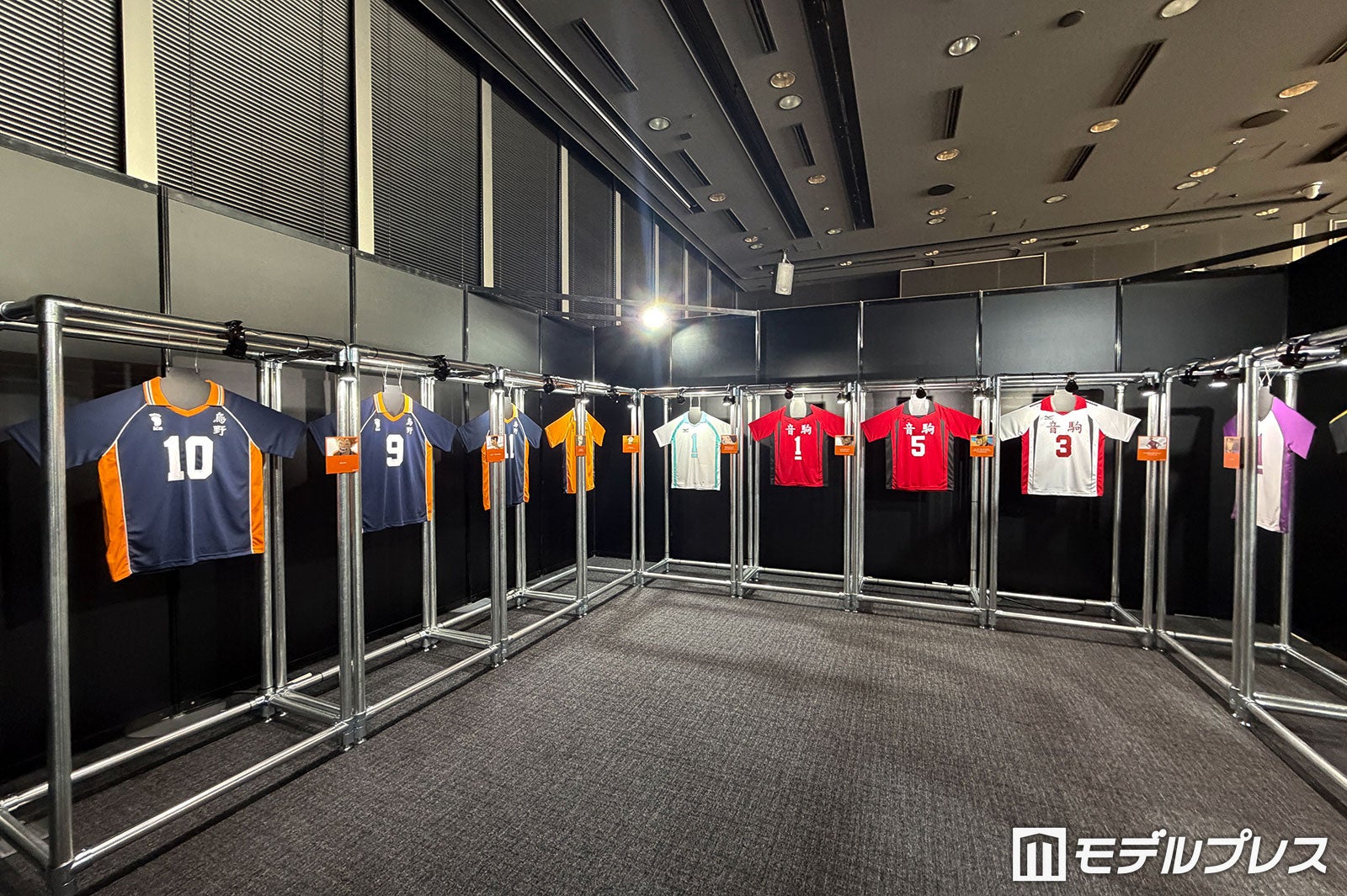 各キャラクターのユニフォーム展示（C）モデルプレス