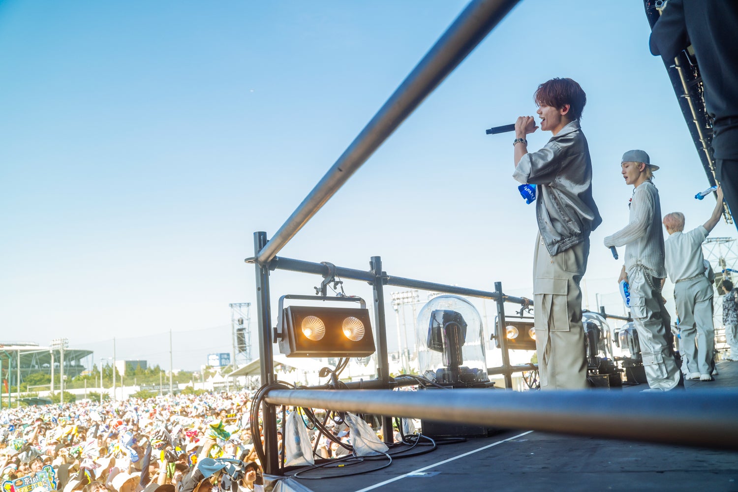 INI（C）LAPONE Entertainment