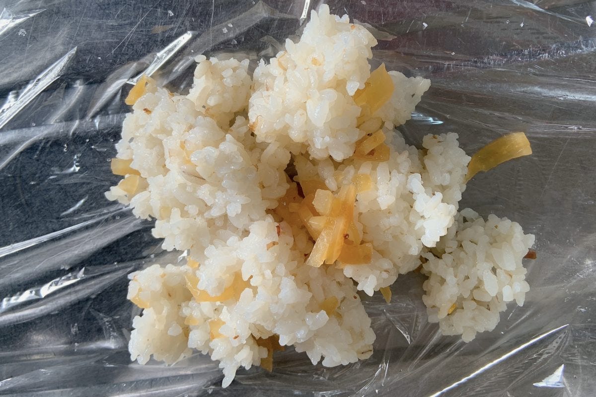 やみつき大根とおにぎり