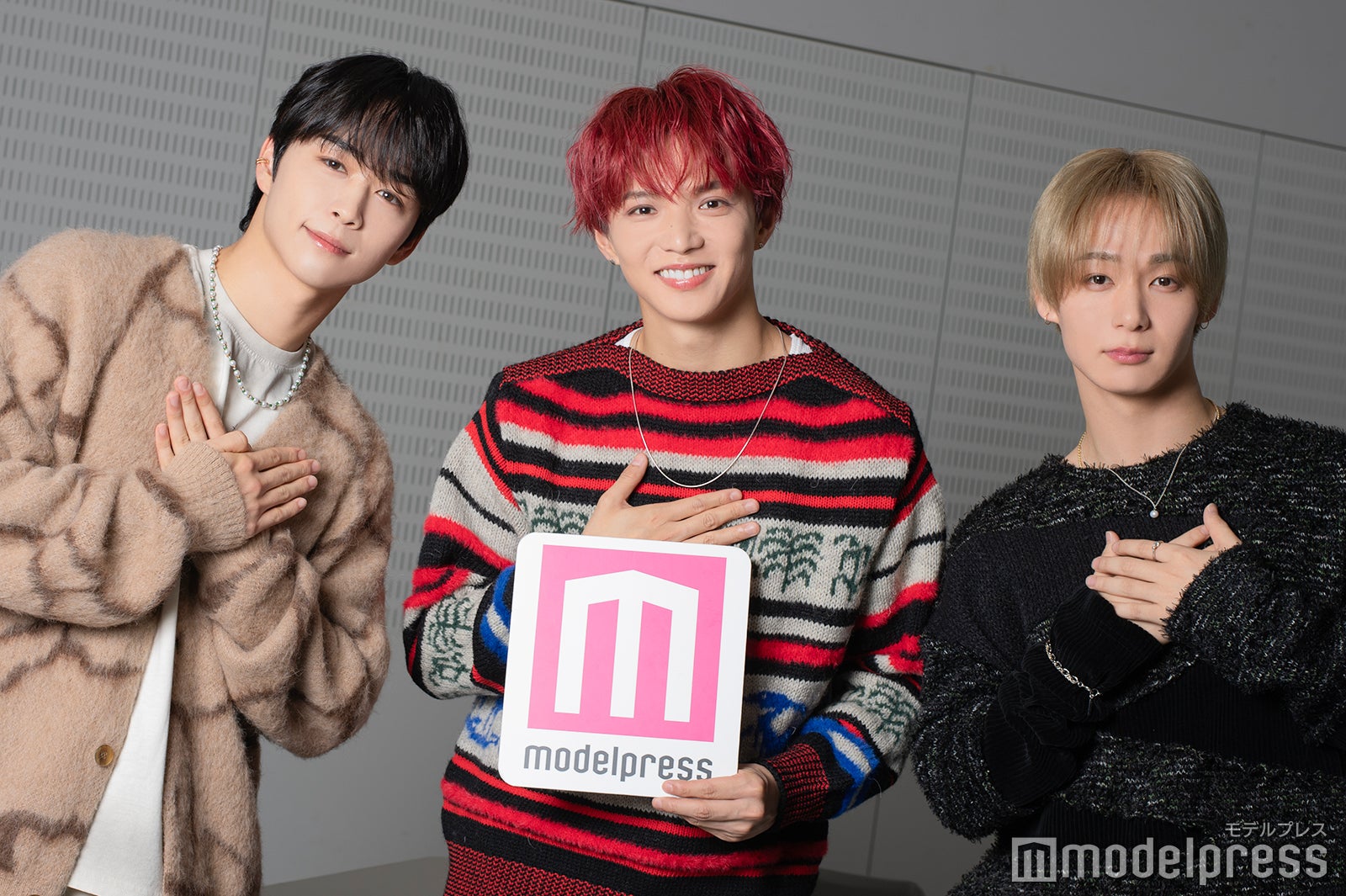 「秘密」をイメージしたポージング／後藤威尊、佐藤大樹、太田駿静（C）モデルプレス