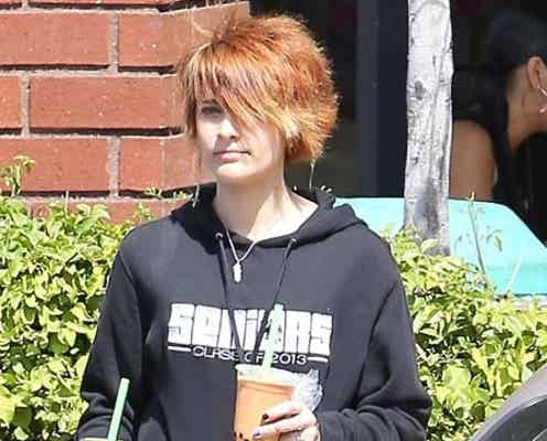 故マイケル・ジャクソンの娘パリスちゃん、自殺未遂で病院へ