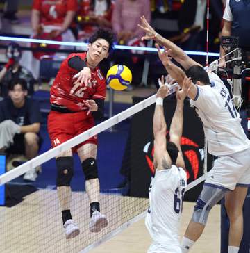 バレー男子 日本が最短五輪切符！最後は石川祐希が決めた！アジア最大の難敵イランをストレート圧倒し大会連覇 56年ぶりメダル狙う28年ロス五輪へ、2年間の大きな強化期間確保