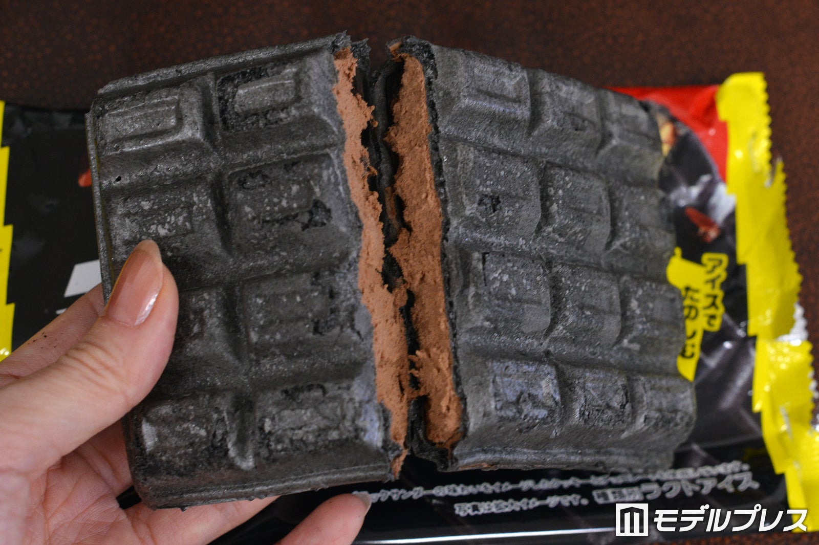 ブラックサンダーチョコモナカ（C）モデルプレス