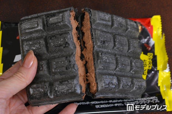 ブラックサンダーチョコモナカ(C)モデルプレス