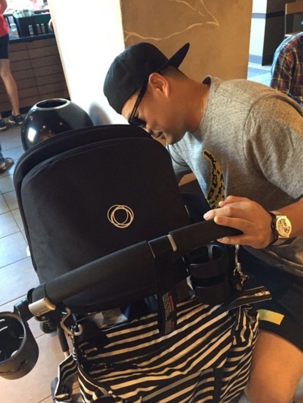 田中将大投手のパパ姿を公開／里田まいオフィシャルブログ（Ameba）より