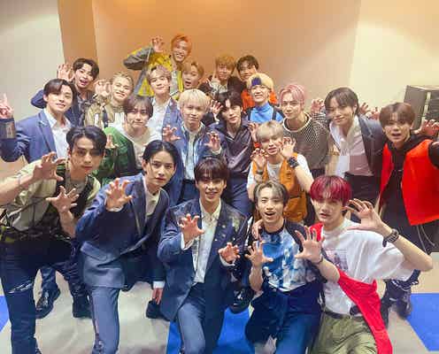 JO1&INI、寅ポーズの集合ショット公開 最前の“年男4人”に注目集まる