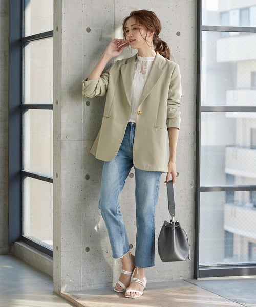 テーラードジャケット レディースの春コーデ 21 おしゃれな着こなし方って モデルプレス