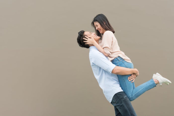 やばい 抑えきれない 彼が キスしたいときにする仕草 があるんです モデルプレス